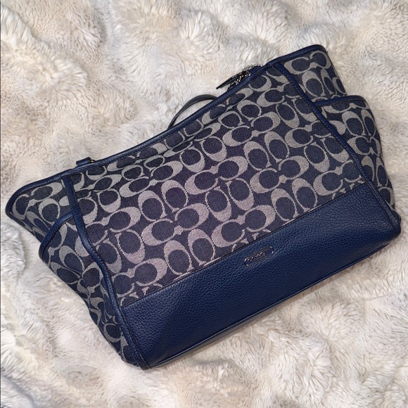 Denim Coach Navy and White Signature Tote - Picture 4 of 14